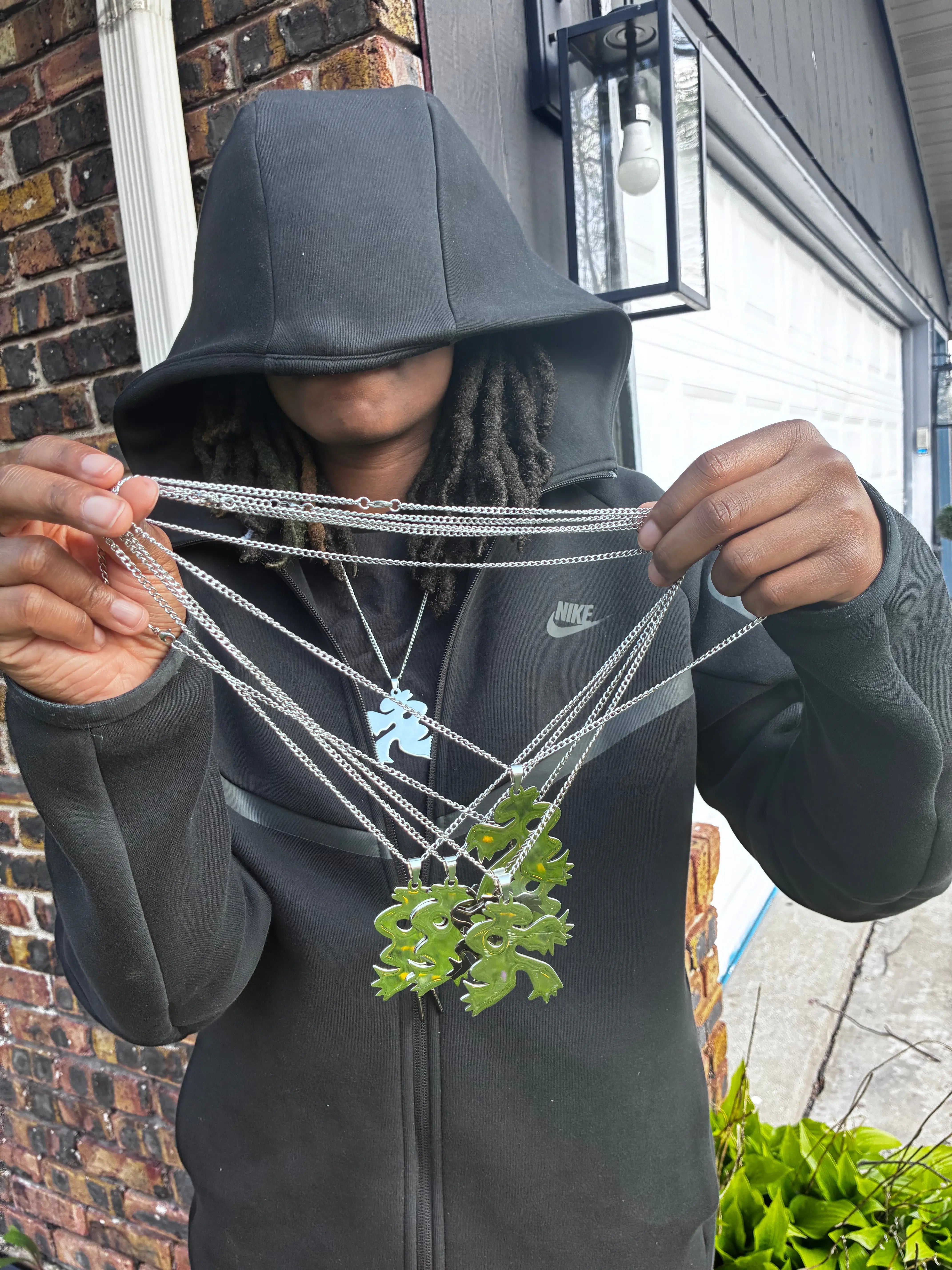 XIII Outcast Chain ThirteenthXlll